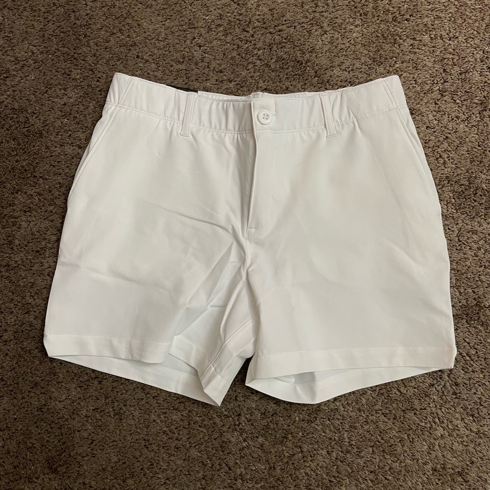 NWT Under Armour UA Links 4.5” Golf Shorty Shorts White Womens
